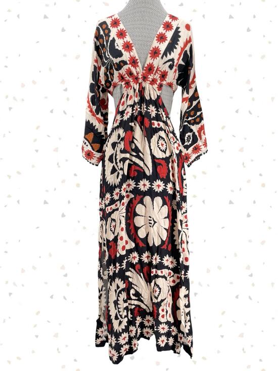 FARM Rio Dresses & Skirts - Farm Rio Maxi Dress Red White Black Medallion Long Sleeve V Neck Size XS / P